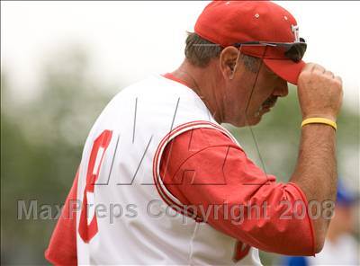 Thumbnail 1 in Highlands vs. Dixie Heights (KHSAA Region 9 Playoffs) photogallery.