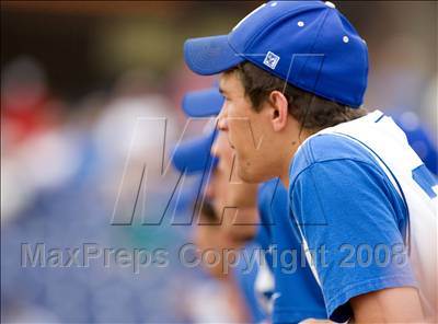 Thumbnail 1 in Highlands vs. Dixie Heights (KHSAA Region 9 Playoffs) photogallery.