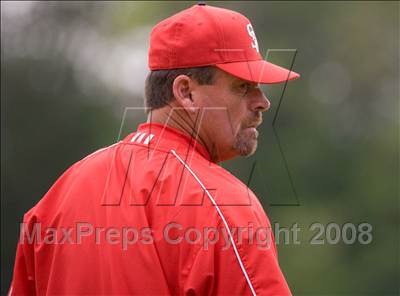 Thumbnail 1 in Highlands vs. Dixie Heights (KHSAA Region 9 Playoffs) photogallery.