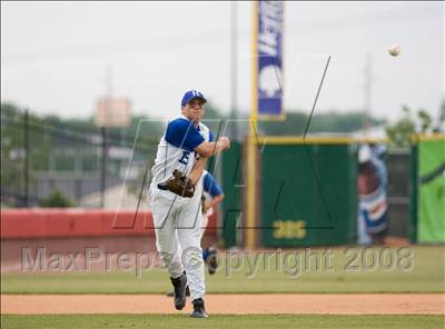 Thumbnail 1 in Highlands vs. Dixie Heights (KHSAA Region 9 Playoffs) photogallery.