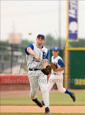 Thumbnail 3 in Highlands vs. Dixie Heights (KHSAA Region 9 Playoffs) photogallery.