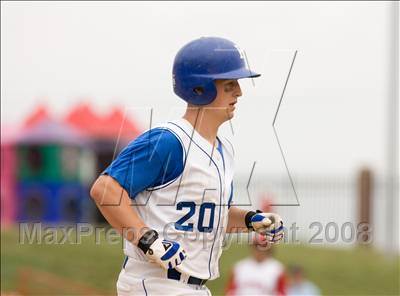 Thumbnail 1 in Highlands vs. Dixie Heights (KHSAA Region 9 Playoffs) photogallery.