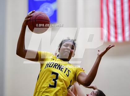 Thumbnail 1 in East Central vs O'Connor (Class 6A Bi District) photogallery.