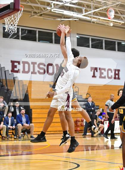 Thumbnail 3 in McQuaid Jesuit @ Edison Tech photogallery.