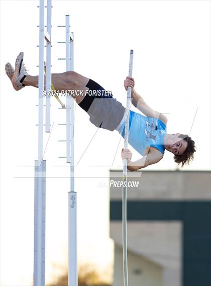 Thumbnail 1 in NISD Meet photogallery.
