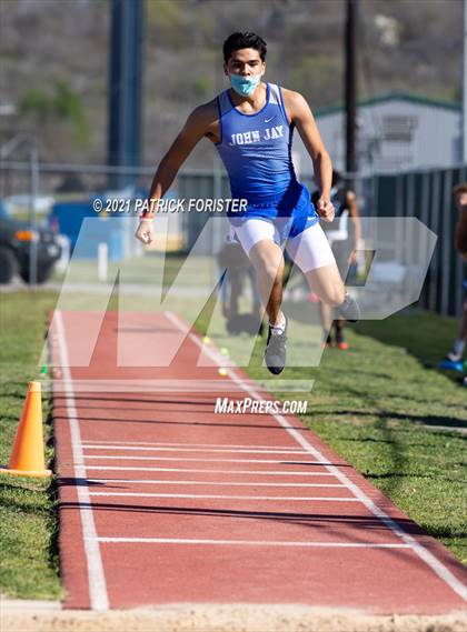 Thumbnail 1 in NISD Meet photogallery.