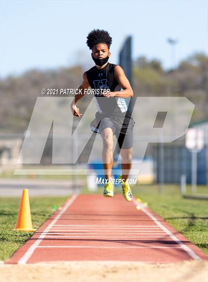 Thumbnail 3 in NISD Meet photogallery.