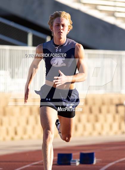 Thumbnail 3 in NISD Meet photogallery.