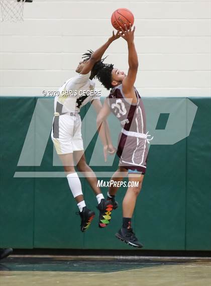 Thumbnail 2 in Edison Tech @ Rush-Henrietta (Section 5 Class AA Quarterfinal) photogallery.