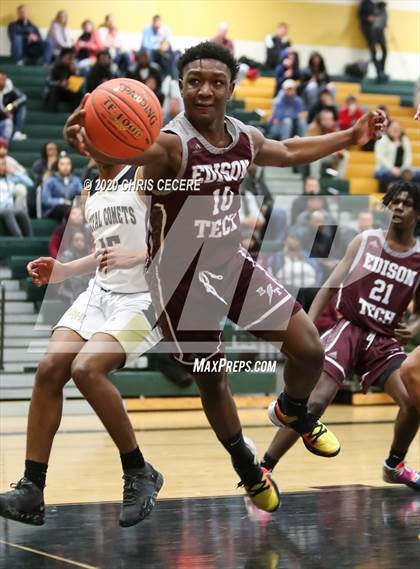 Thumbnail 3 in Edison Tech @ Rush-Henrietta (Section 5 Class AA Quarterfinal) photogallery.