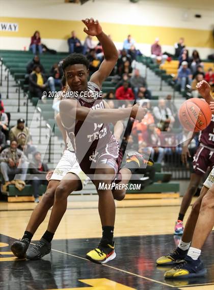 Thumbnail 2 in Edison Tech @ Rush-Henrietta (Section 5 Class AA Quarterfinal) photogallery.