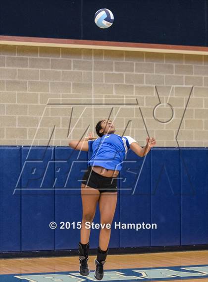 Thumbnail 1 in Riverwood vs River Ridge (GHSA Region Playoff) photogallery.