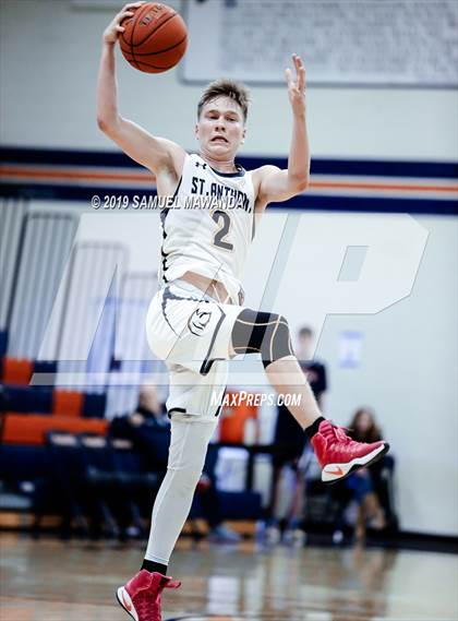 Thumbnail 3 in Chaminade vs. St. Anthony (Marianist Classic) photogallery.
