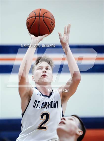Thumbnail 2 in Chaminade vs. St. Anthony (Marianist Classic) photogallery.