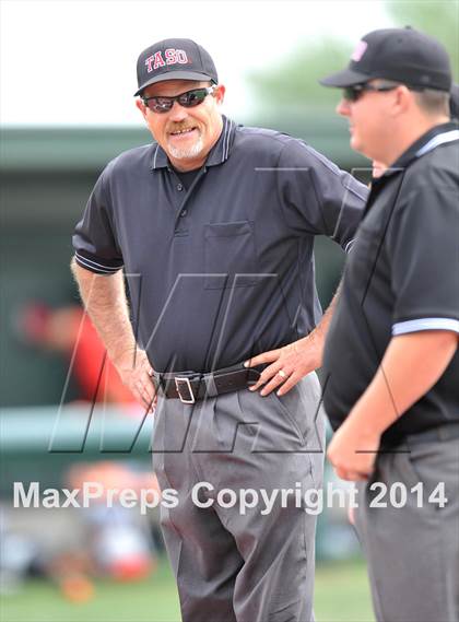 Thumbnail 2 in Liberty vs. Hallsville  (UIL 4A Region 2 Semifinal) photogallery.