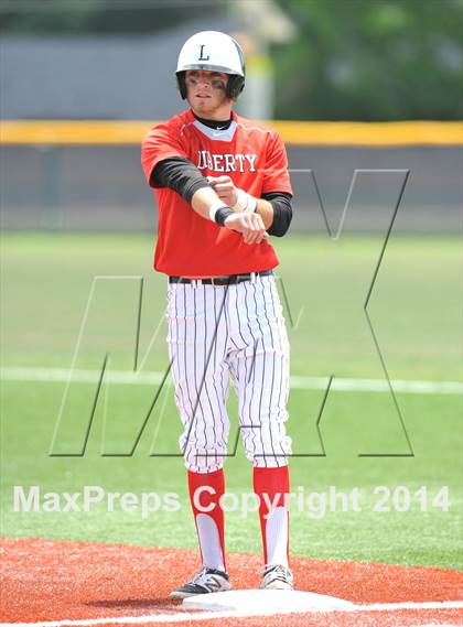 Thumbnail 2 in Liberty vs. Hallsville  (UIL 4A Region 2 Semifinal) photogallery.