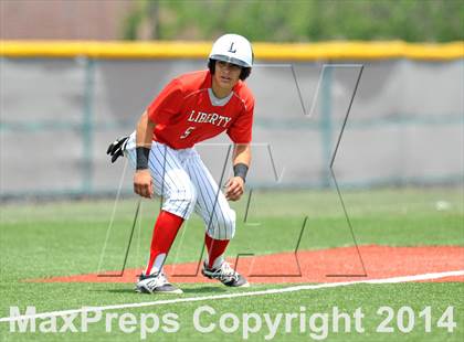 Thumbnail 3 in Liberty vs. Hallsville  (UIL 4A Region 2 Semifinal) photogallery.