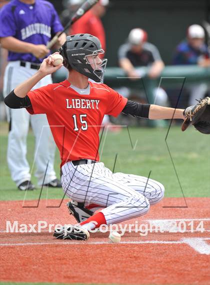 Thumbnail 1 in Liberty vs. Hallsville  (UIL 4A Region 2 Semifinal) photogallery.