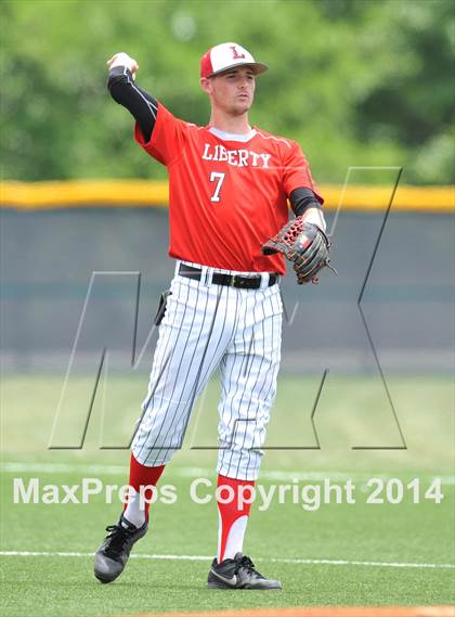 Thumbnail 2 in Liberty vs. Hallsville  (UIL 4A Region 2 Semifinal) photogallery.