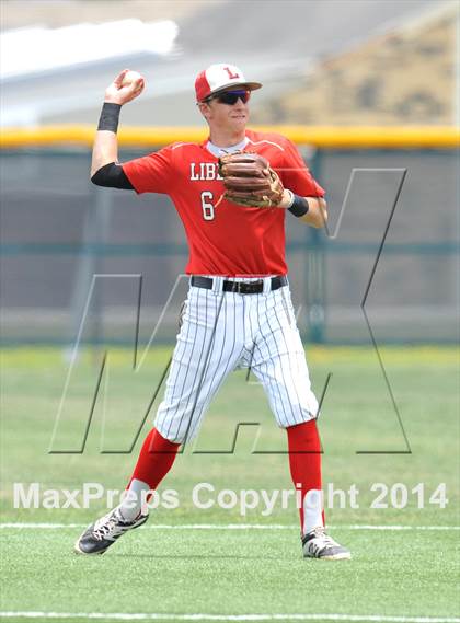 Thumbnail 1 in Liberty vs. Hallsville  (UIL 4A Region 2 Semifinal) photogallery.