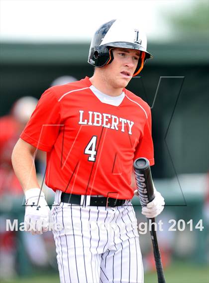 Thumbnail 3 in Liberty vs. Hallsville  (UIL 4A Region 2 Semifinal) photogallery.