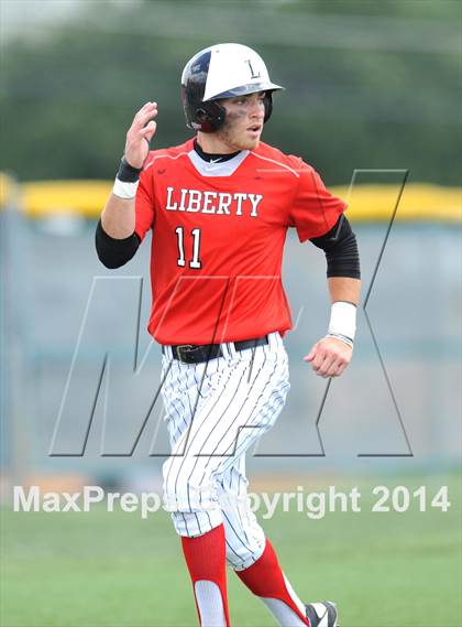 Thumbnail 3 in Liberty vs. Hallsville  (UIL 4A Region 2 Semifinal) photogallery.