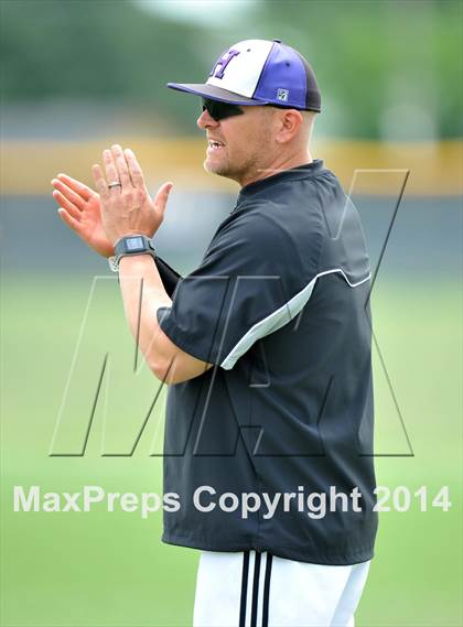 Thumbnail 2 in Liberty vs. Hallsville  (UIL 4A Region 2 Semifinal) photogallery.