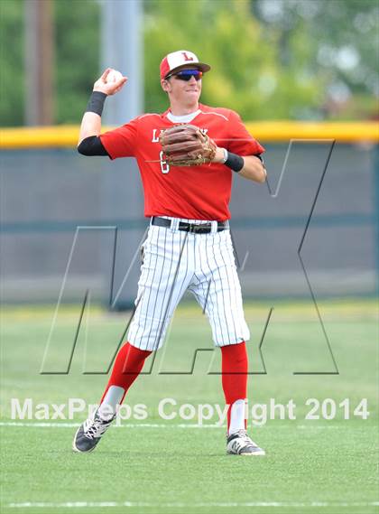 Thumbnail 1 in Liberty vs. Hallsville  (UIL 4A Region 2 Semifinal) photogallery.