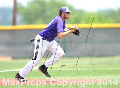 Thumbnail 3 in Liberty vs. Hallsville  (UIL 4A Region 2 Semifinal) photogallery.