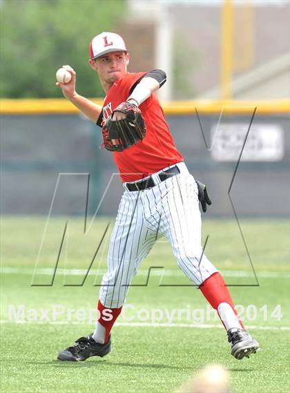 Thumbnail 3 in Liberty vs. Hallsville  (UIL 4A Region 2 Semifinal) photogallery.