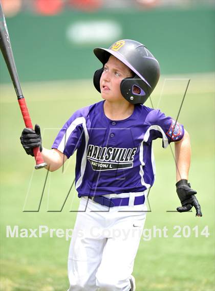 Thumbnail 1 in Liberty vs. Hallsville  (UIL 4A Region 2 Semifinal) photogallery.