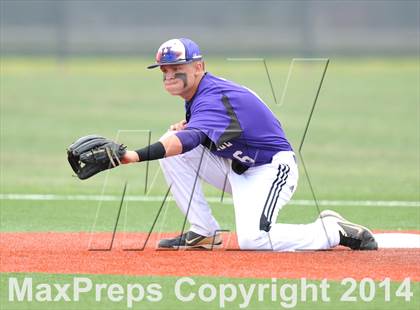 Thumbnail 1 in Liberty vs. Hallsville  (UIL 4A Region 2 Semifinal) photogallery.