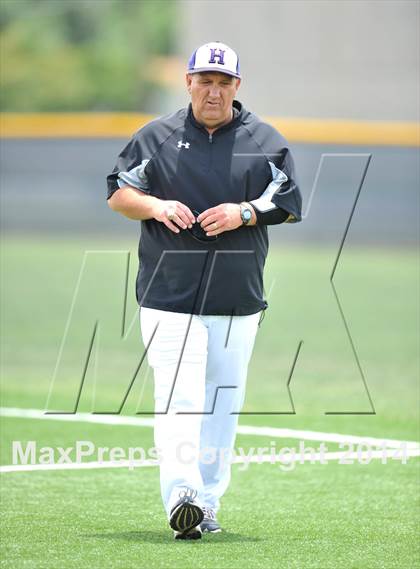 Thumbnail 3 in Liberty vs. Hallsville  (UIL 4A Region 2 Semifinal) photogallery.