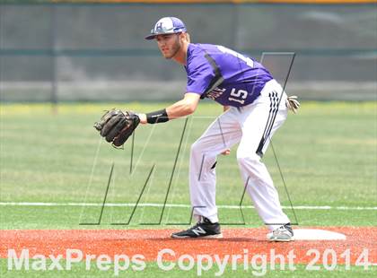 Thumbnail 3 in Liberty vs. Hallsville  (UIL 4A Region 2 Semifinal) photogallery.