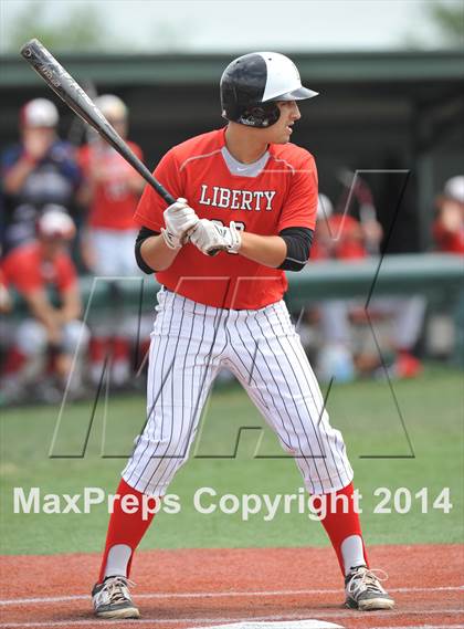 Thumbnail 3 in Liberty vs. Hallsville  (UIL 4A Region 2 Semifinal) photogallery.