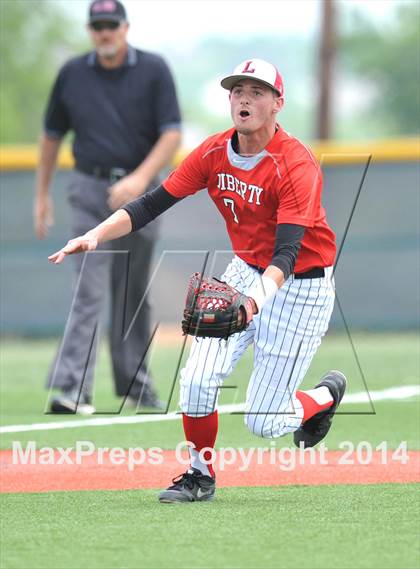 Thumbnail 2 in Liberty vs. Hallsville  (UIL 4A Region 2 Semifinal) photogallery.