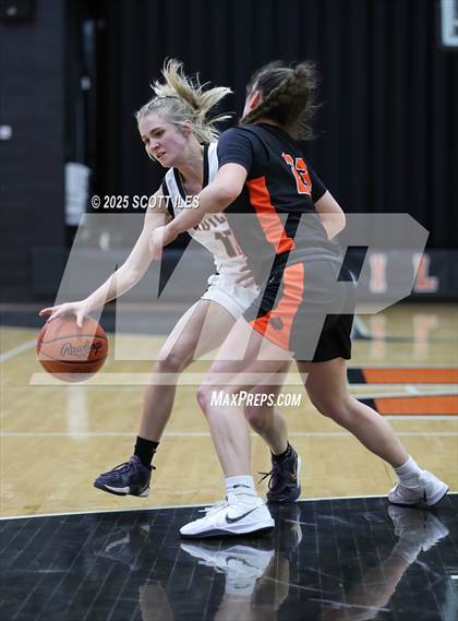 Thumbnail 2 in Amanda-Clearcreek vs. North Union (OHSAA D5 District Semi Final) photogallery.