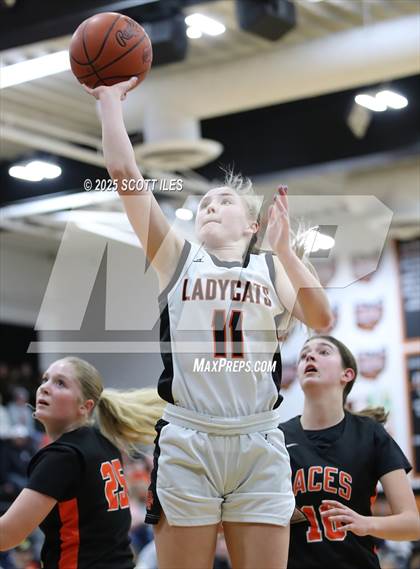 Thumbnail 2 in Amanda-Clearcreek vs. North Union (OHSAA D5 District Semi Final) photogallery.