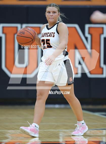 Thumbnail 1 in Amanda-Clearcreek vs. North Union (OHSAA D5 District Semi Final) photogallery.