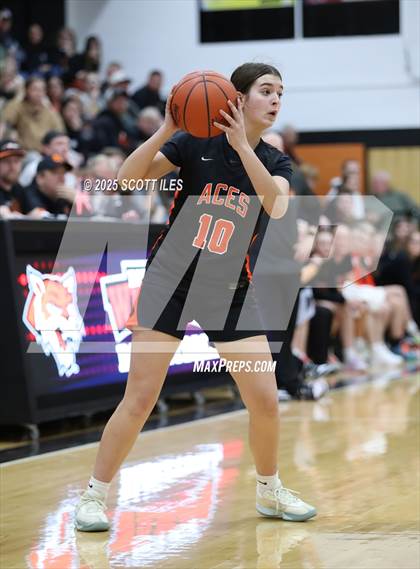Thumbnail 1 in Amanda-Clearcreek vs. North Union (OHSAA D5 District Semi Final) photogallery.