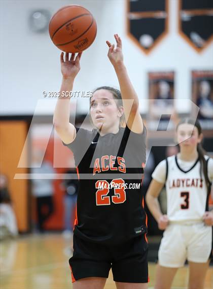 Thumbnail 2 in Amanda-Clearcreek vs. North Union (OHSAA D5 District Semi Final) photogallery.