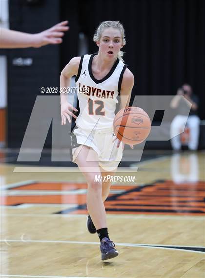 Thumbnail 2 in Amanda-Clearcreek vs. North Union (OHSAA D5 District Semi Final) photogallery.