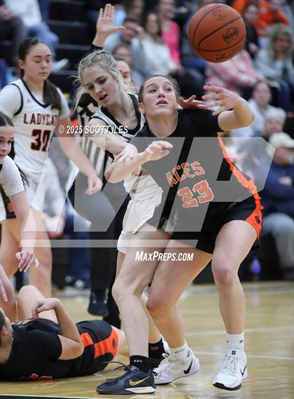 Thumbnail 1 in Amanda-Clearcreek vs. North Union (OHSAA D5 District Semi Final) photogallery.
