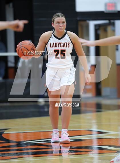 Thumbnail 2 in Amanda-Clearcreek vs. North Union (OHSAA D5 District Semi Final) photogallery.