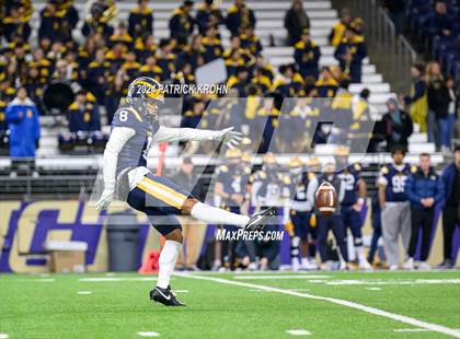 Thumbnail 3 in O'Dea @ Bellevue (WIAA 3A Final) photogallery.