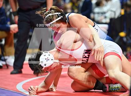 Thumbnail 2 in UIL State Championships - 6A 126lb Final photogallery.