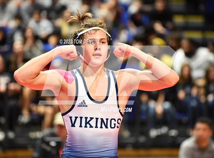 Thumbnail 2 in UIL State Championships - 6A 126lb Final photogallery.