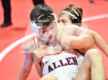 Thumbnail 2 in UIL State Championships - 6A 126lb Final photogallery.