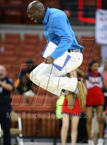 Thumbnail 2 in Duncanville vs. Manvel (UIL 5A Final) photogallery.