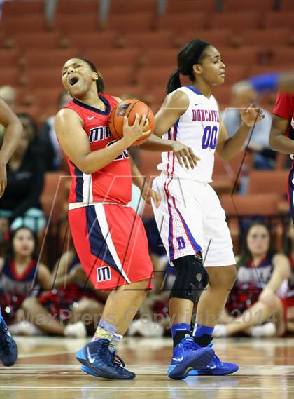 Thumbnail 2 in Duncanville vs. Manvel (UIL 5A Final) photogallery.